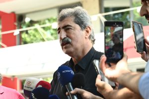 Κάλεσμα Πολάκη προς Κασσελάκη να αποσύρει το εξώδικο και να προχωρήσουν σε πολιτικό διάλογο