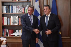 Εξέταση της περιουσιακής κατάστασης του Απόστολου Τζιτζικώστα και των Ευρωπαίων Επιτρόπων